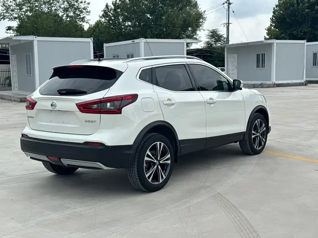 Nissan Qashqai — фото 5