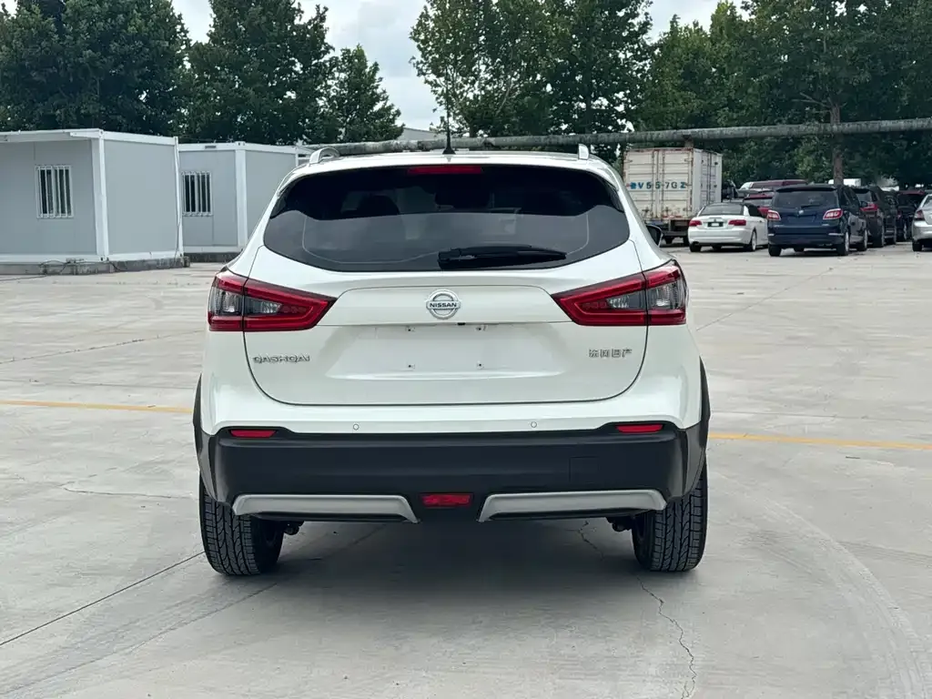 Nissan Qashqai — фото 8