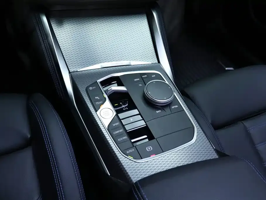 BMW M240i — фото 10
