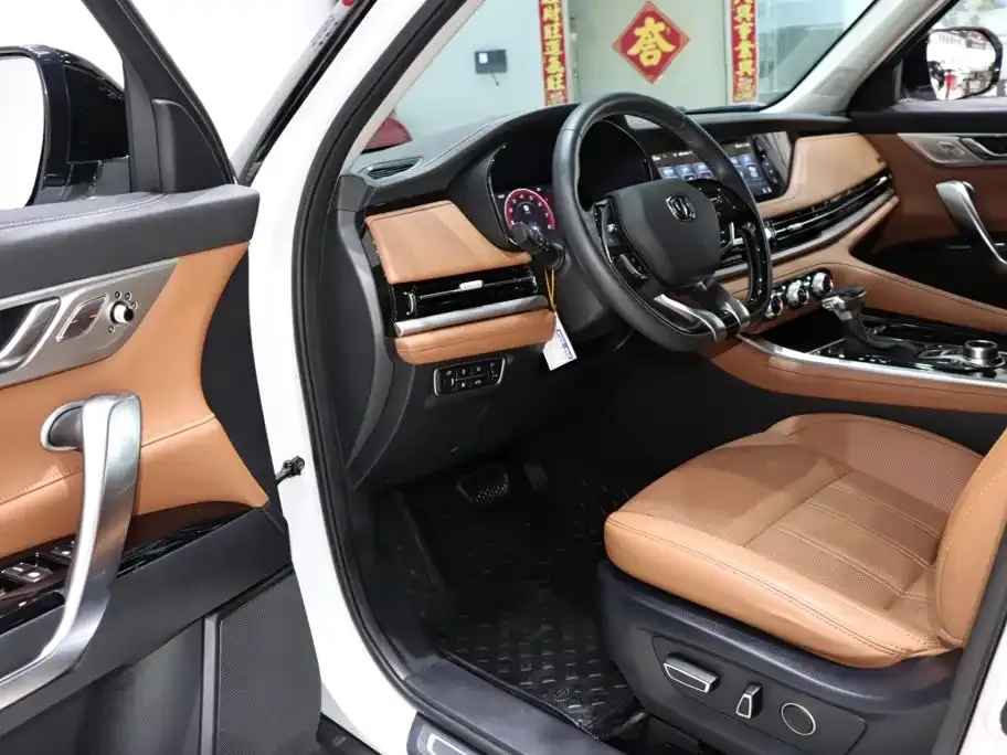 Changan CS95 — фото 10