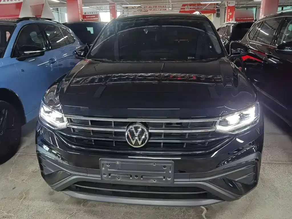 Volkswagen Tiguan L — фото 7