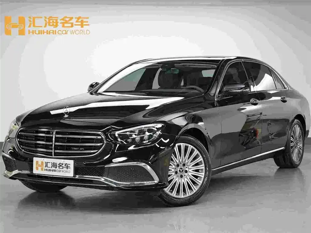 Mercedes-Benz E-Class — фото 1