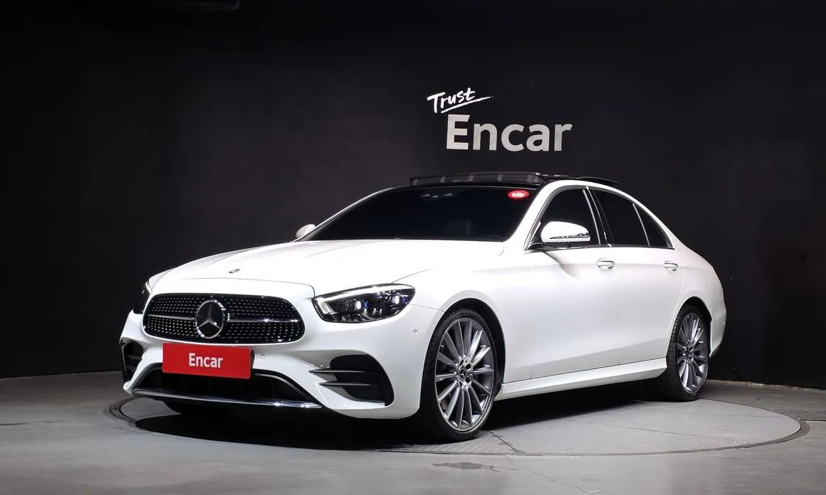 Mercedes-Benz E-Class — фото 1