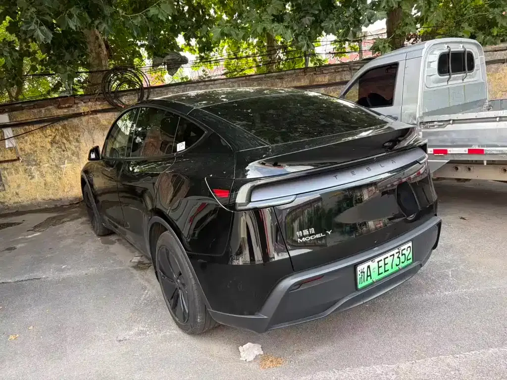Tesla Model Y — фото 5