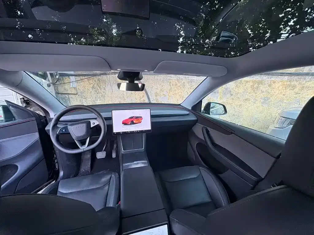 Tesla Model Y — фото 4