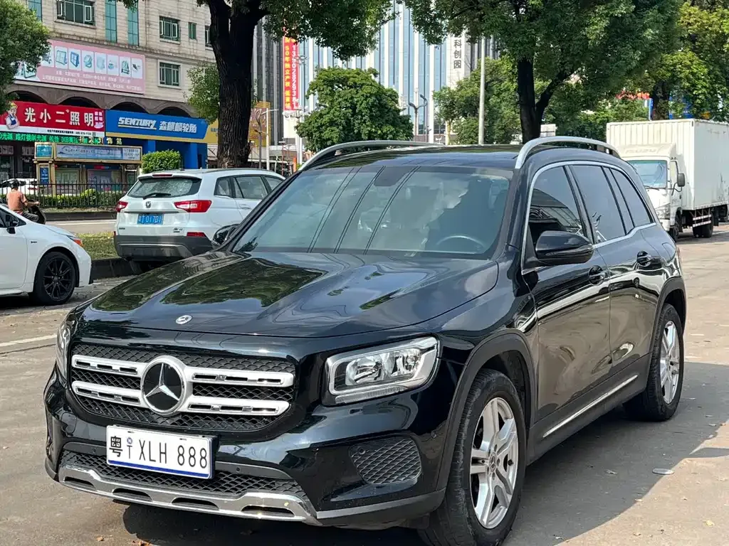 Mercedes-Benz GLB — фото 1