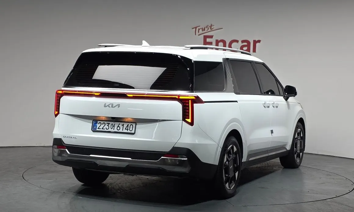 Kia Carnival — фото 10