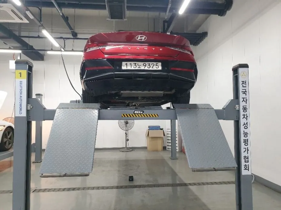 Hyundai AVANTE — фото 2
