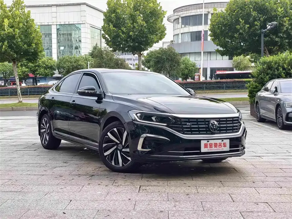 Volkswagen Passat — фото 7