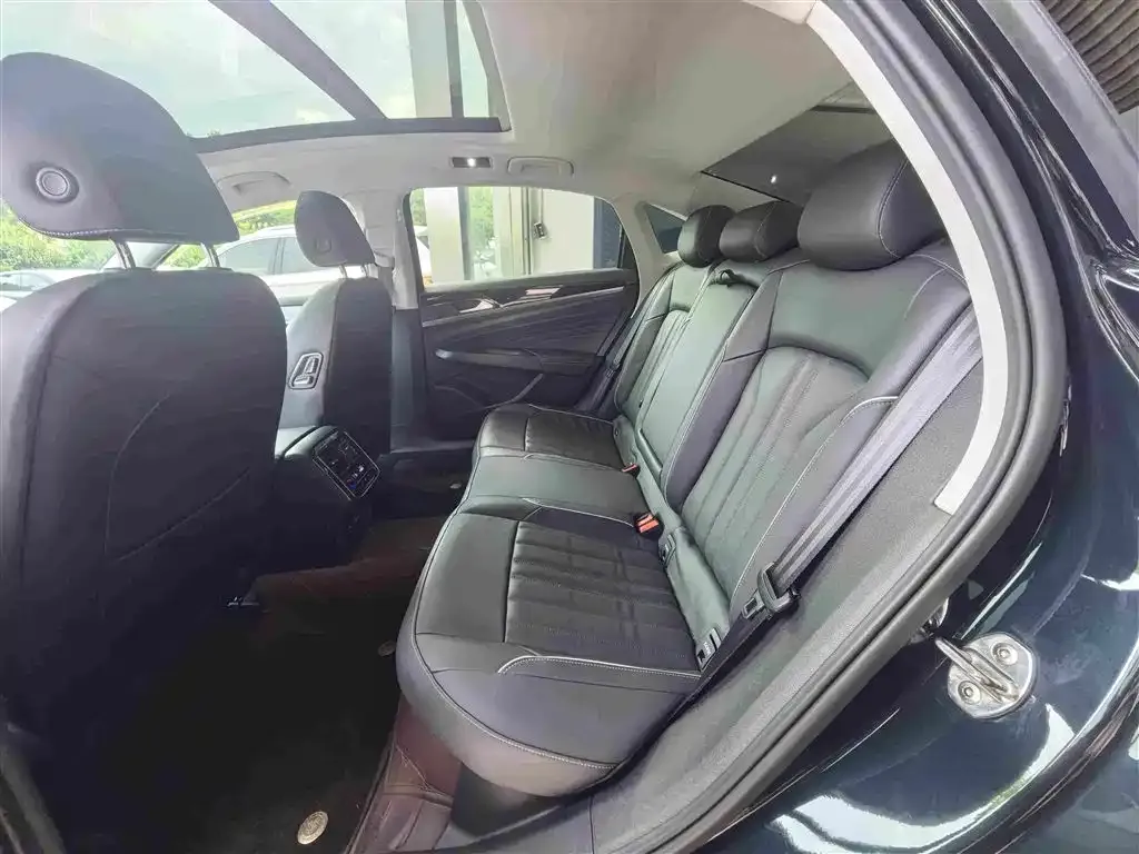Volkswagen Passat — фото 4