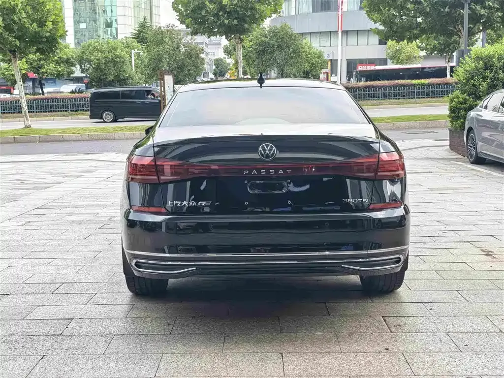 Volkswagen Passat — фото 5