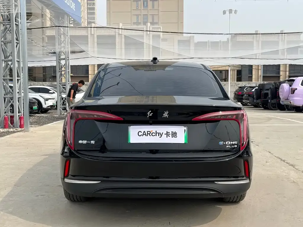Hongqi E-QM5 — фото 6