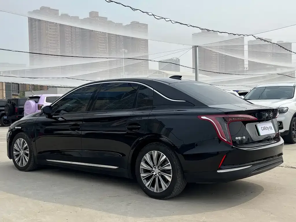 Hongqi E-QM5 — фото 10