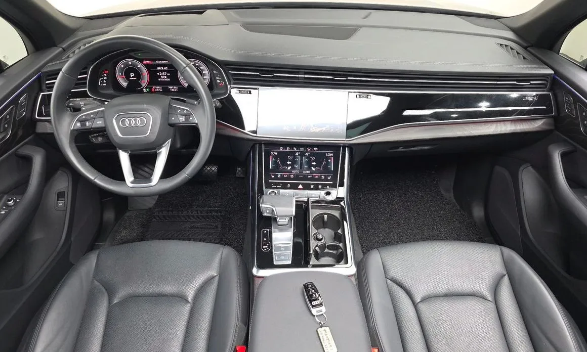 Audi Q7 — фото 10