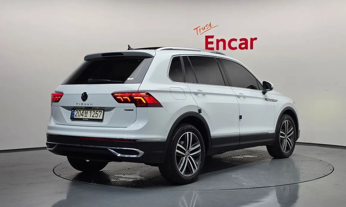 Volkswagen Tiguan — фото 5