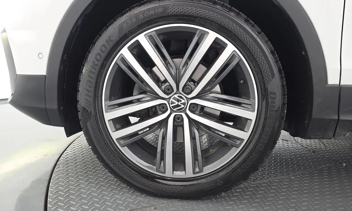 Volkswagen Tiguan — фото 10