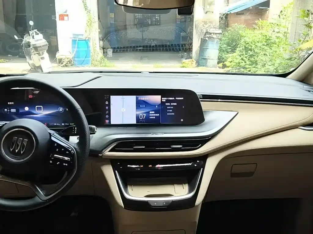 Buick GL8 Hybrid — фото 5