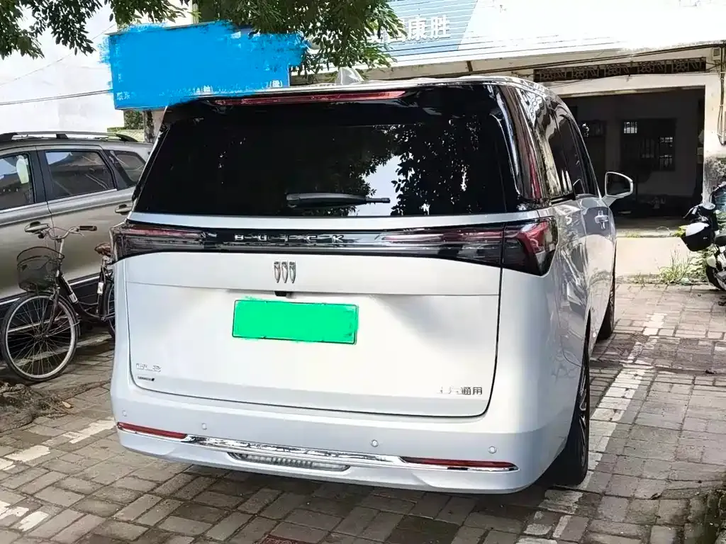 Buick GL8 Hybrid — фото 9