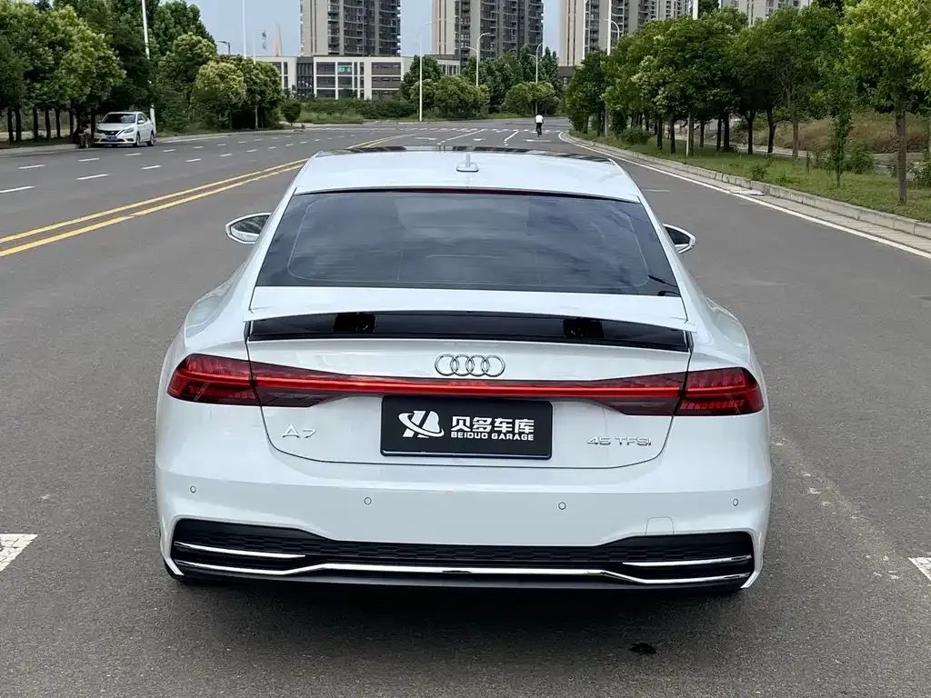 Audi A7 — фото 7