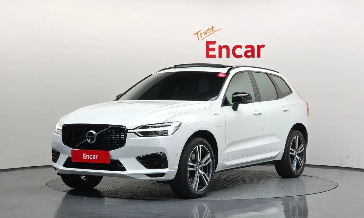 Volvo XC60 — фото 1
