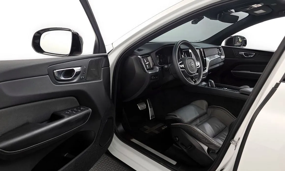 Volvo XC60 — фото 2
