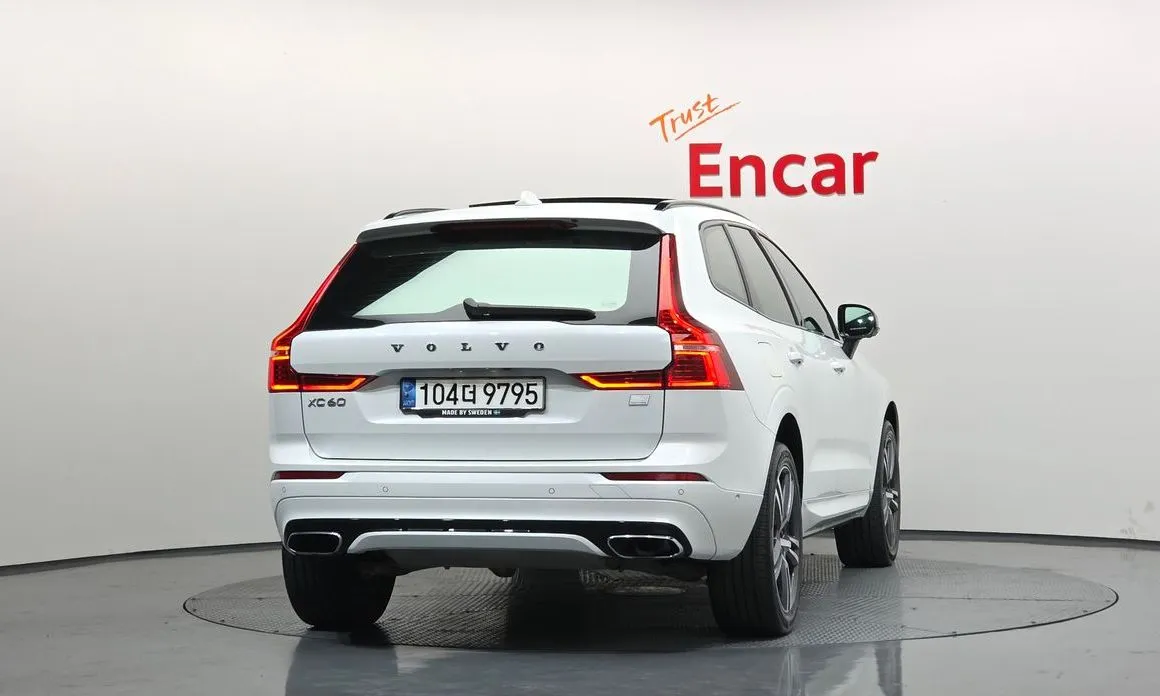 Volvo XC60 — фото 3