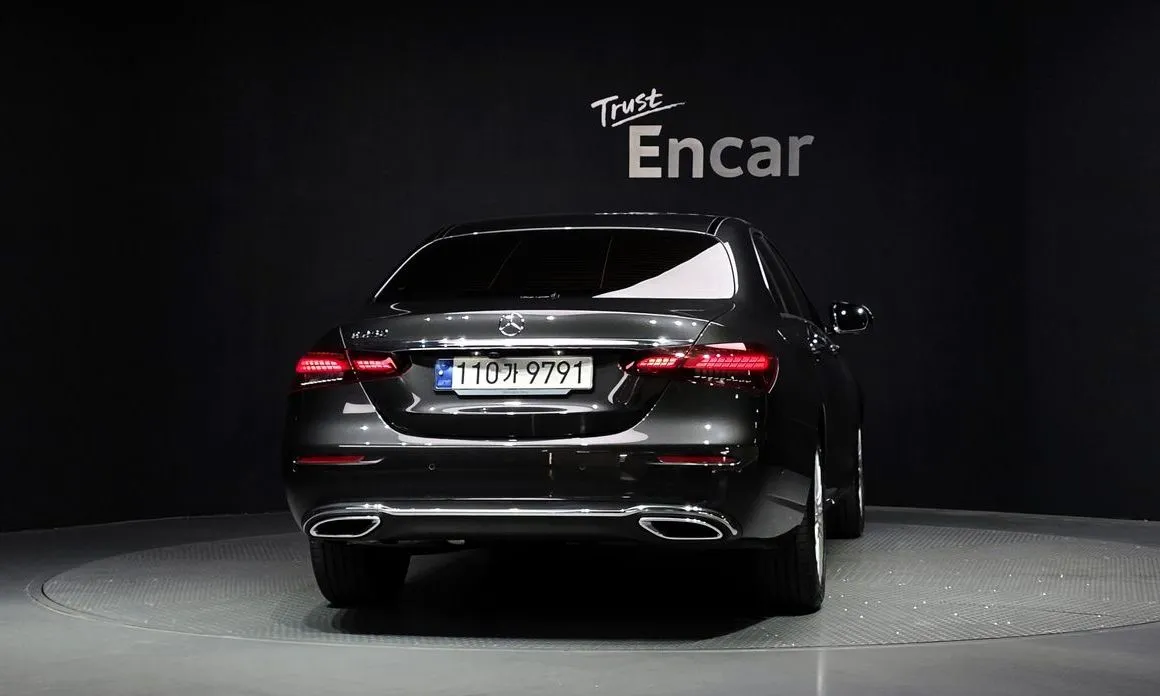 Mercedes-Benz E-Class — фото 5
