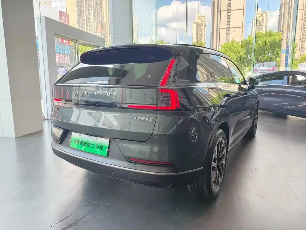 Volvo XC70 Plug-in Hybrid — фото 9