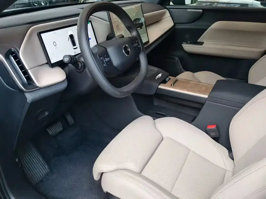 Volvo XC70 Plug-in Hybrid — фото 2