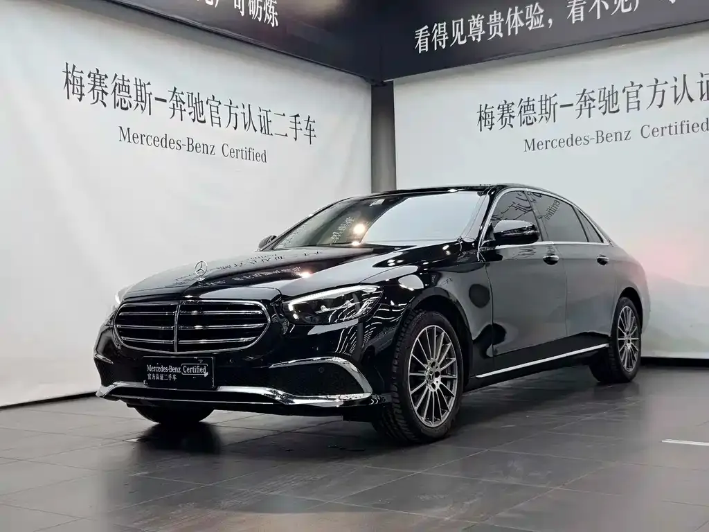 Mercedes-Benz E-Class — фото 1