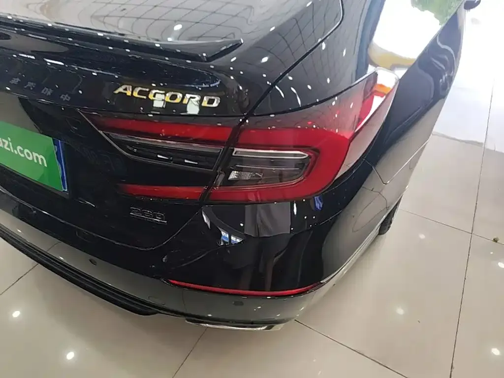 Honda Accord — фото 10