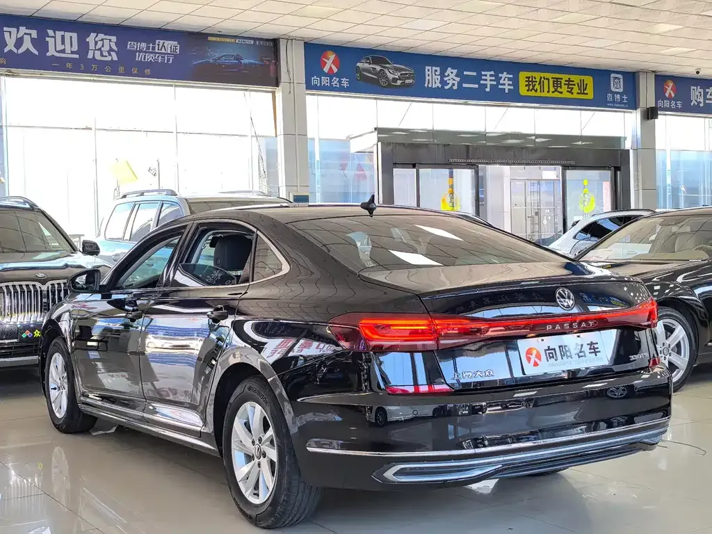 Volkswagen Passat — фото 8