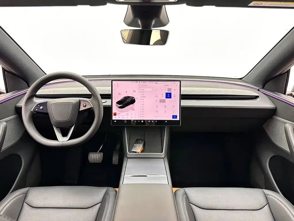 Tesla Model Y — фото 9