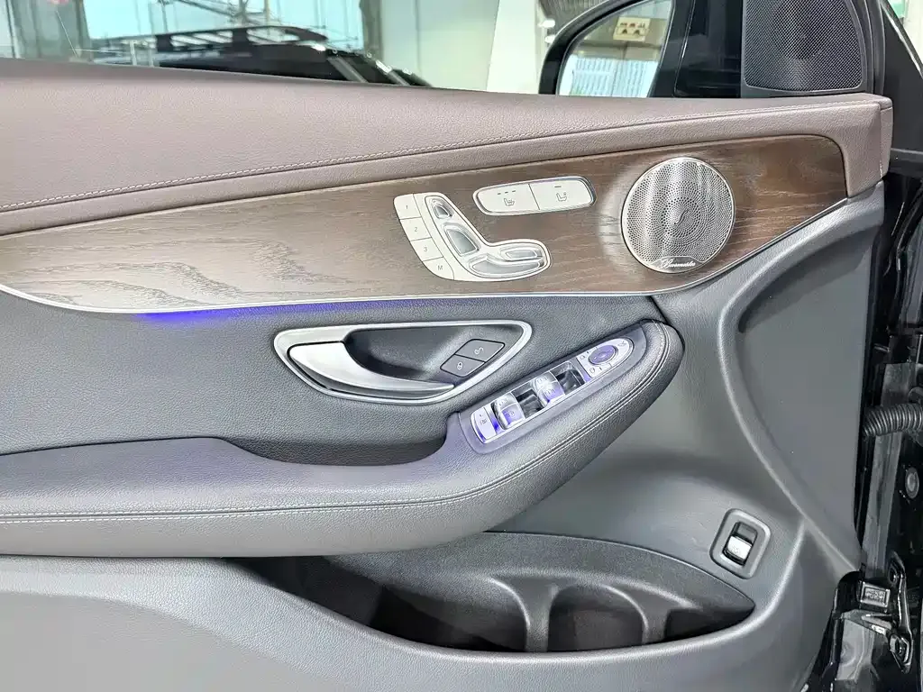 Mercedes-Benz GLC — фото 10