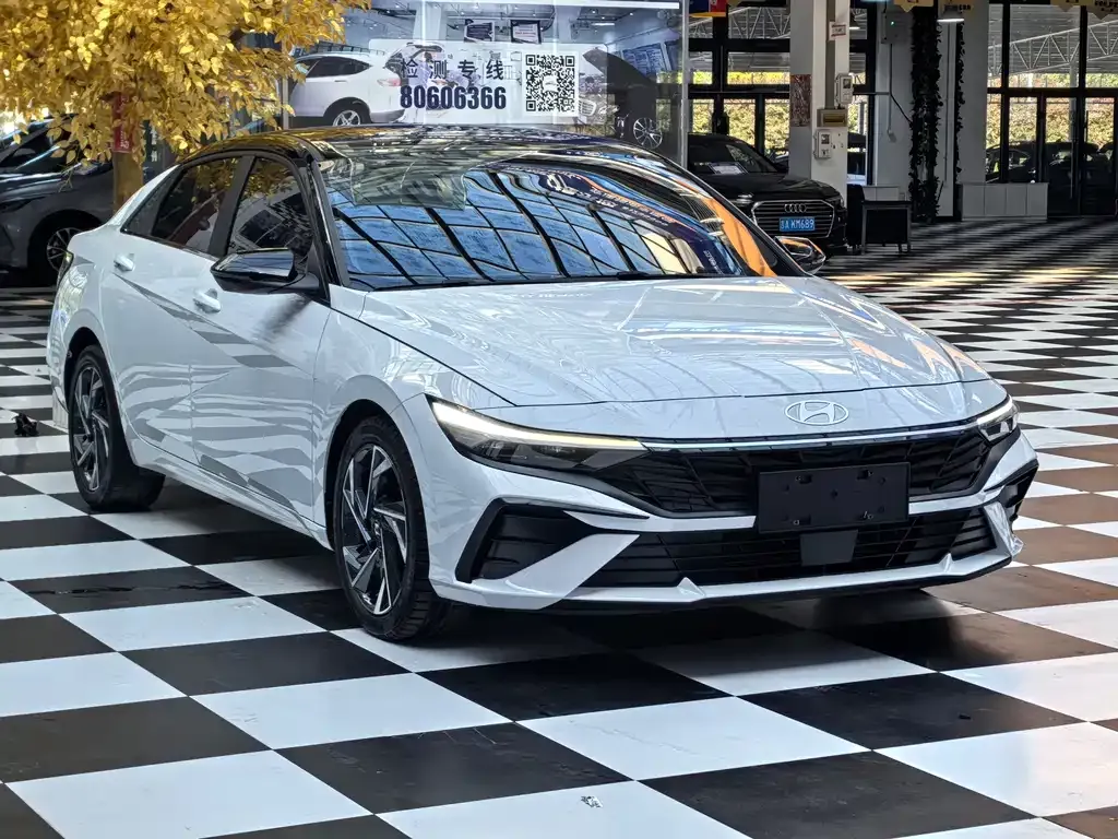 Hyundai Elantra — фото 7