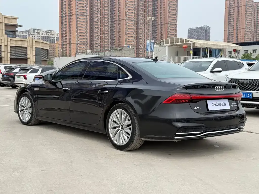 Audi A7L — фото 2