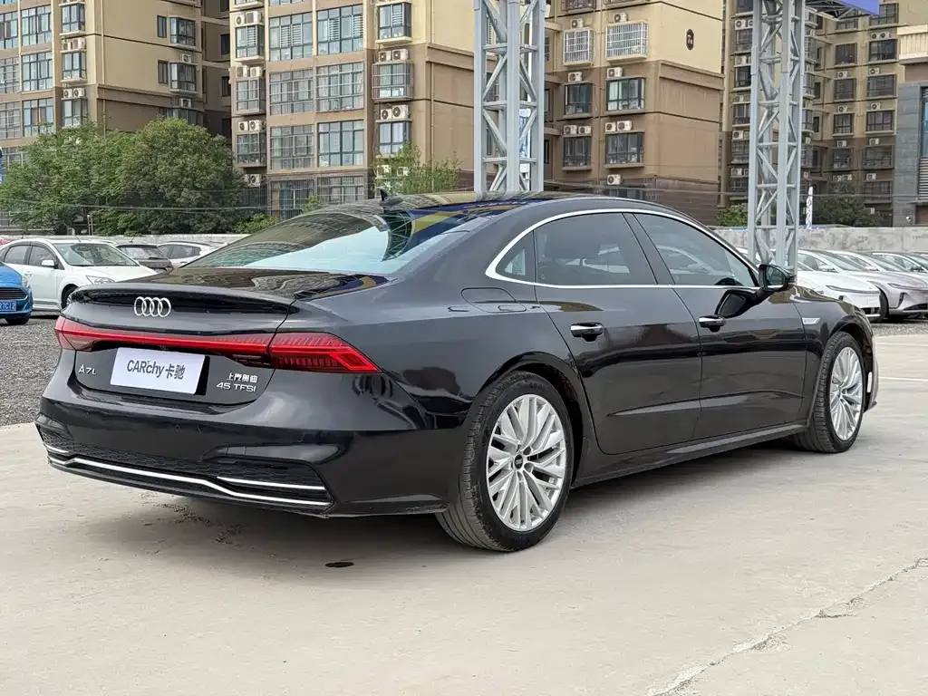 Audi A7L — фото 9