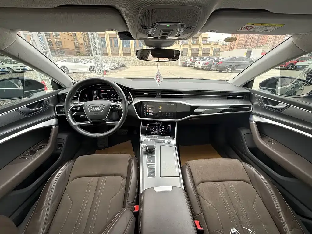 Audi A7L — фото 8