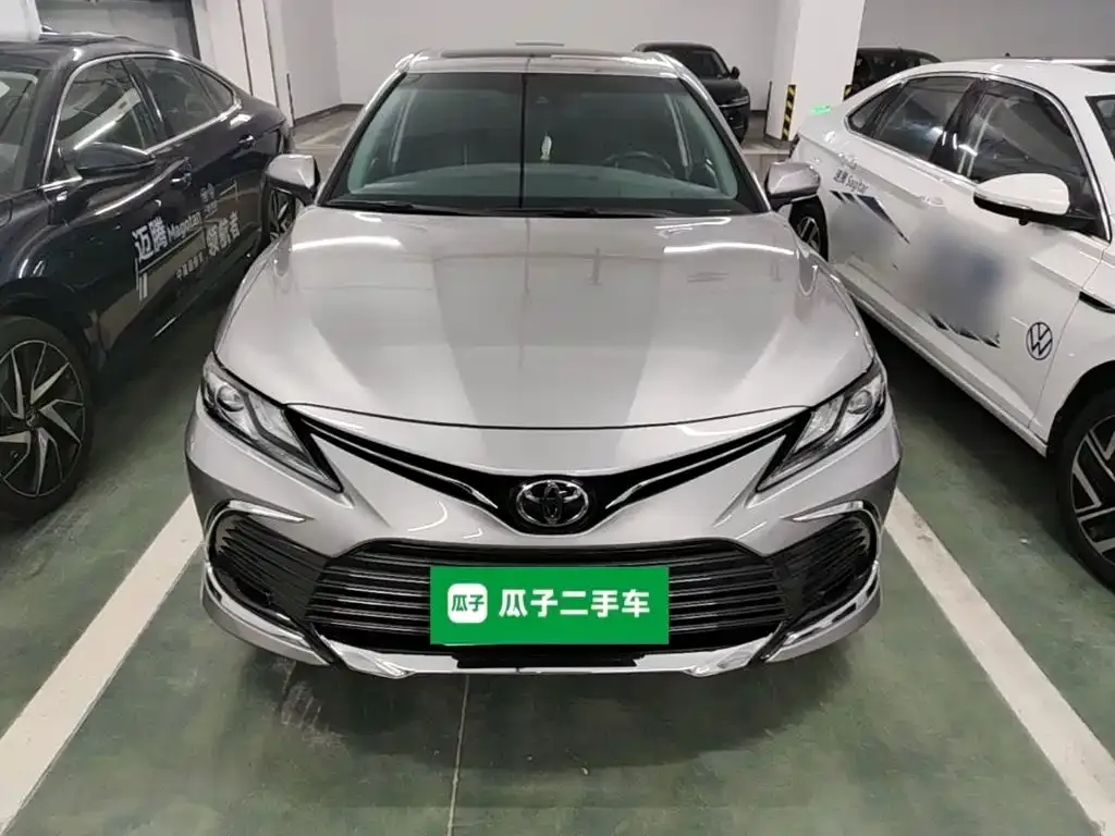 Toyota Camry — фото 8