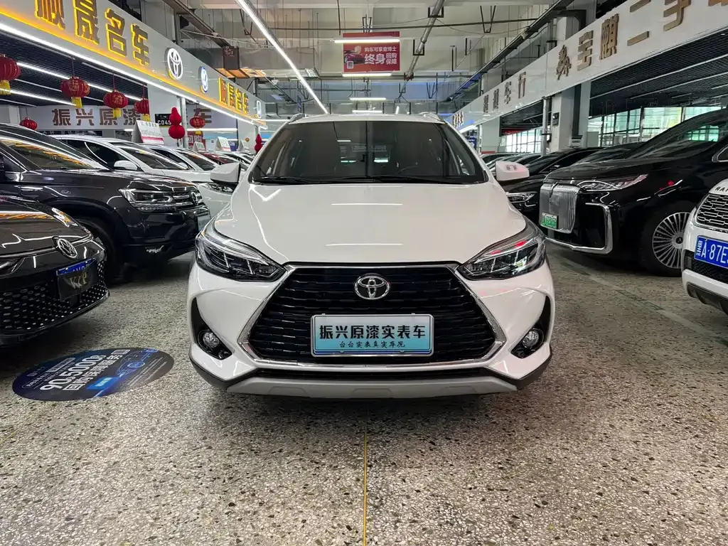 Toyota Yaris L — фото 8
