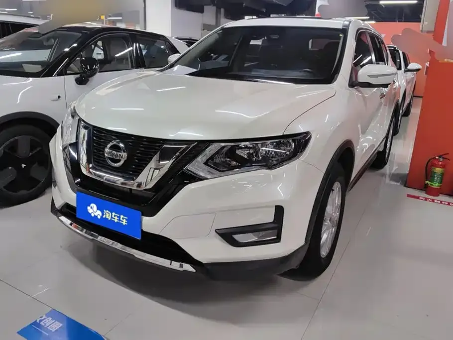 Nissan X-Trail — фото 1
