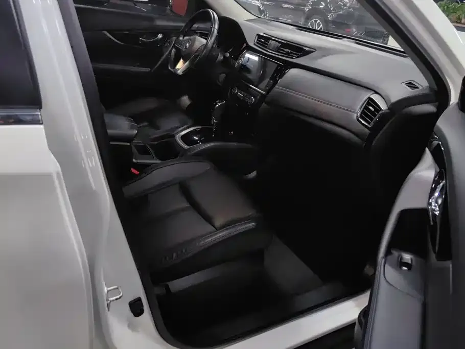 Nissan X-Trail — фото 10