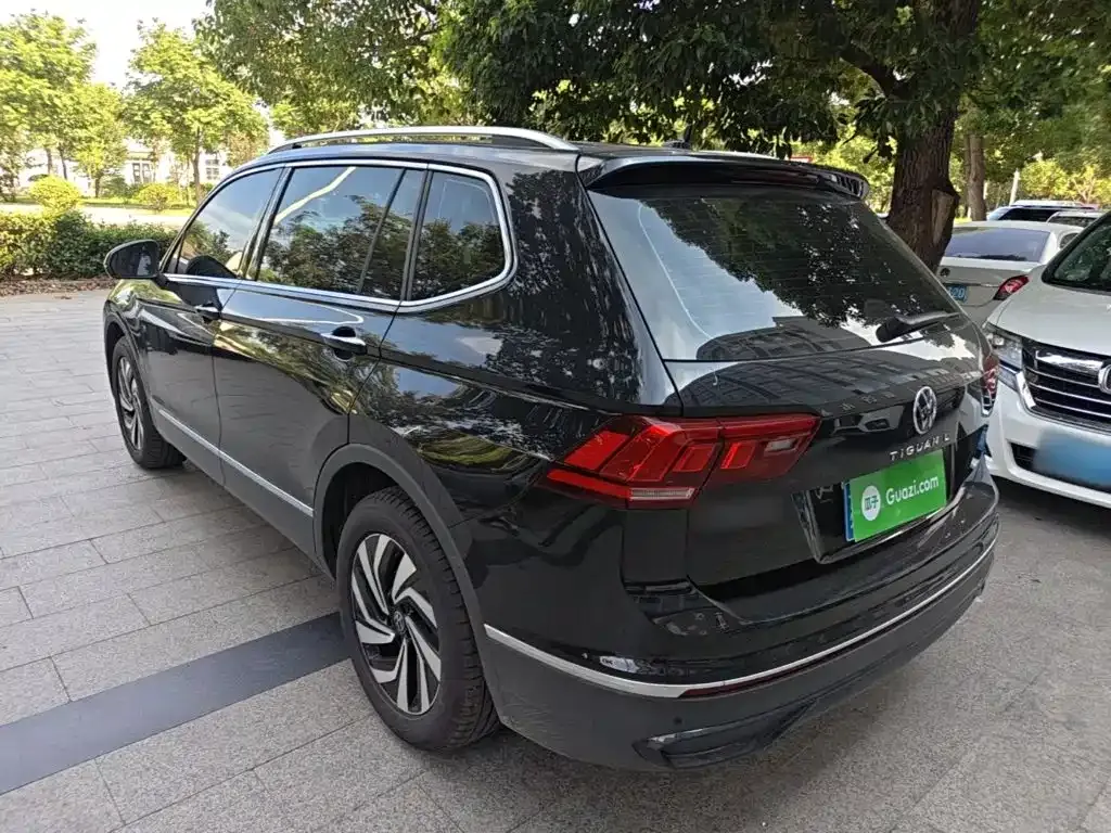 Volkswagen Tiguan L — фото 9