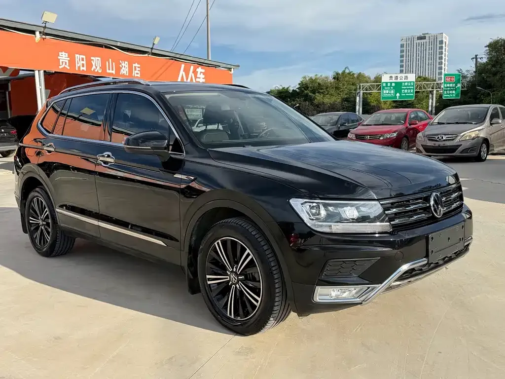 Volkswagen Tiguan L — фото 3