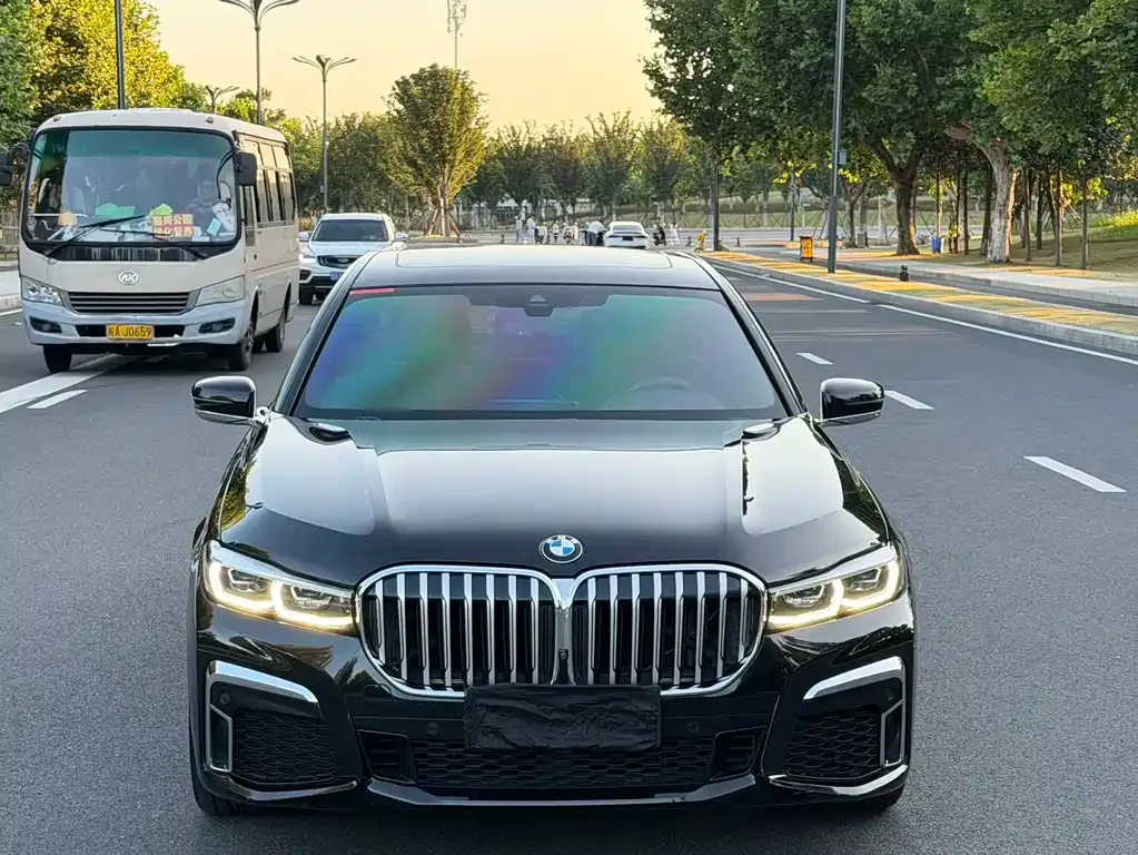 BMW 7 Series — фото 5