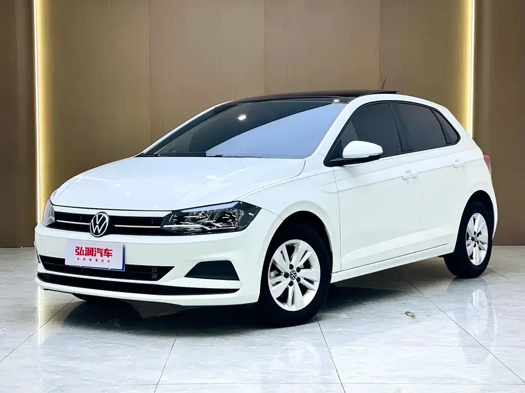 Volkswagen Polo — фото 1