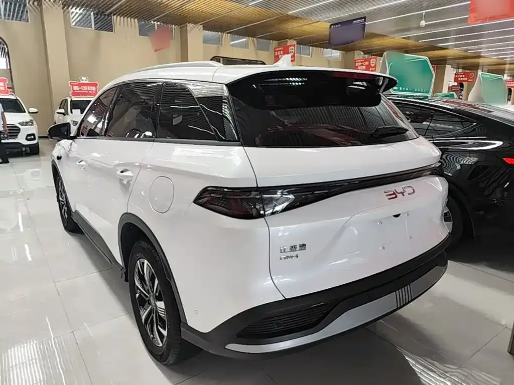 BYD Seal 05 DM-i — фото 8