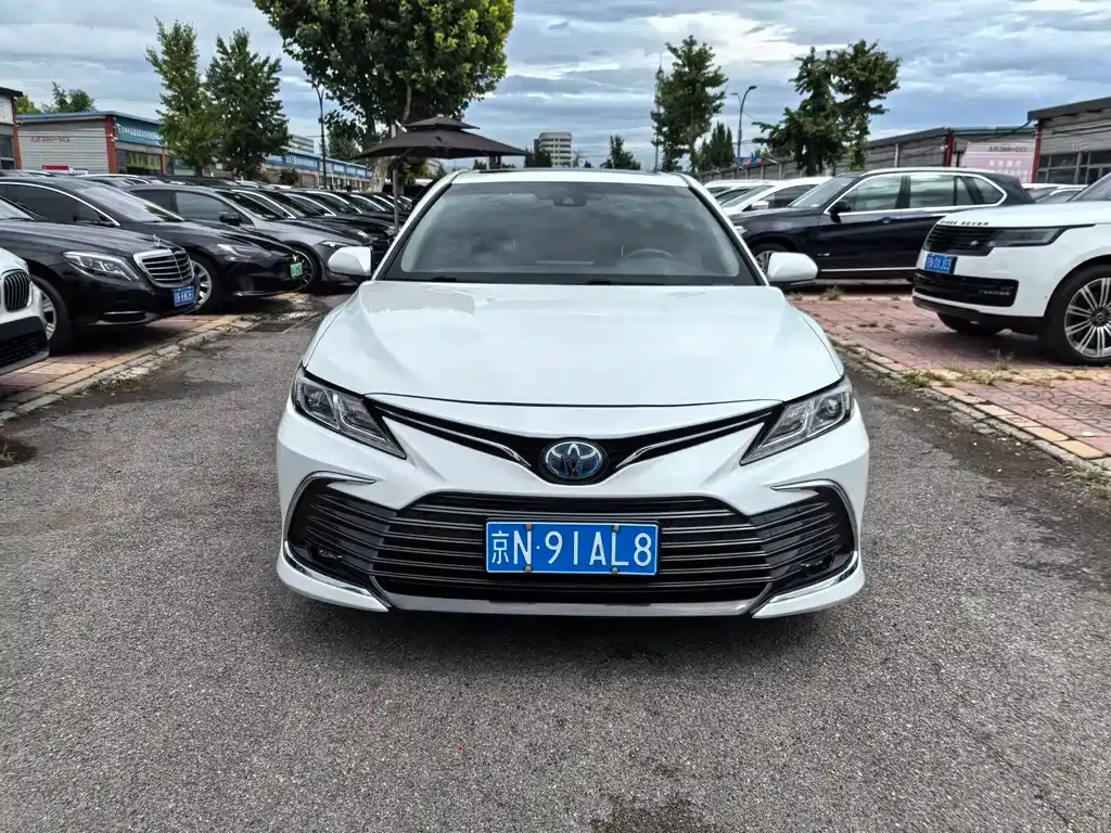 Toyota Camry — фото 7