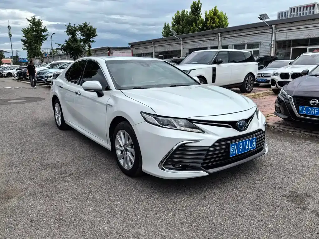 Toyota Camry — фото 8