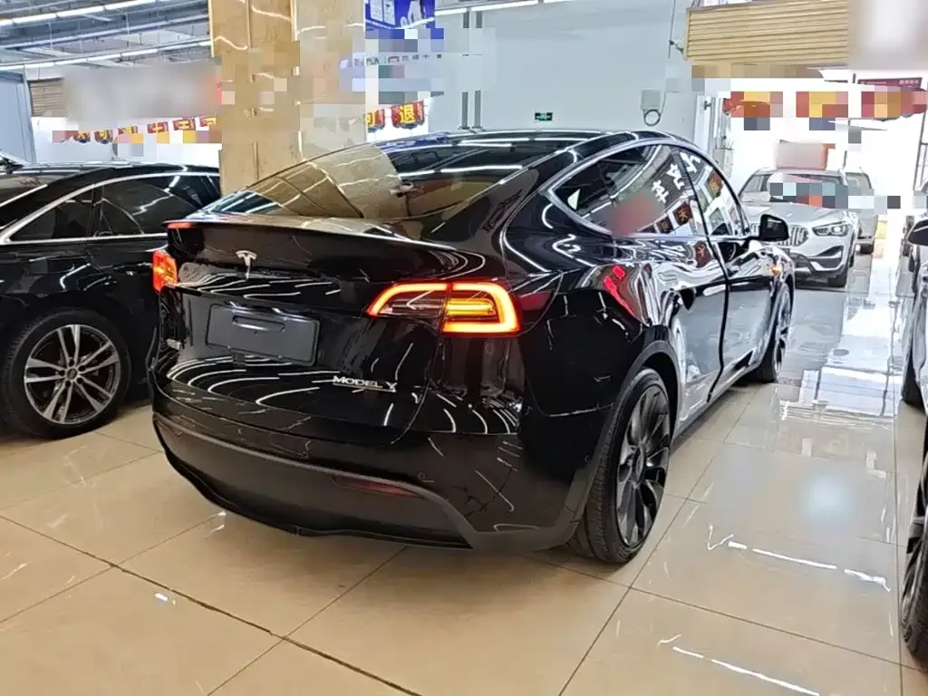 Tesla Model Y — фото 6